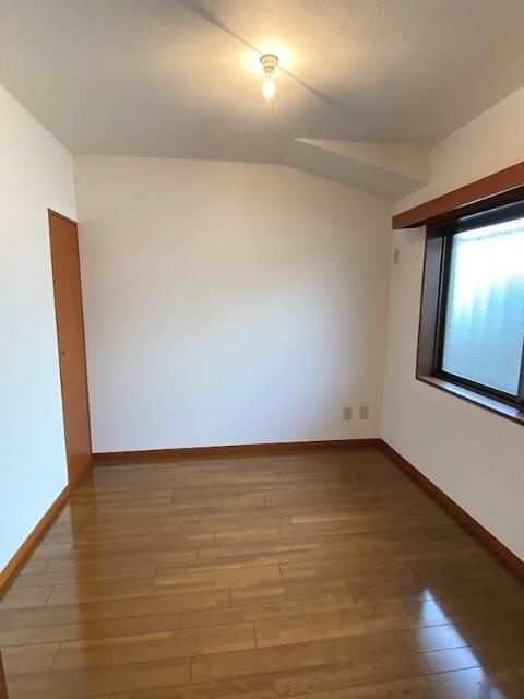 綴マンションの寝室