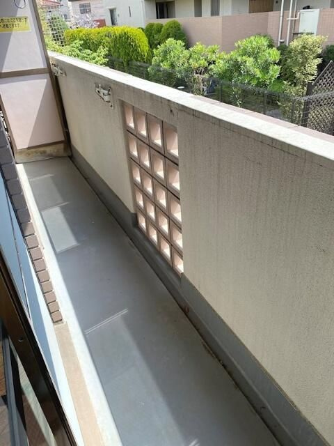 綴マンションのバルコニー