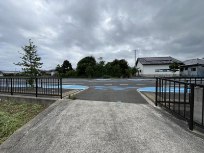 【前面道路含む現地写真】 | 竹松町　土地～環状線そばの建築条件無し土地です～ | 前面道路から都市計画道路の景色
