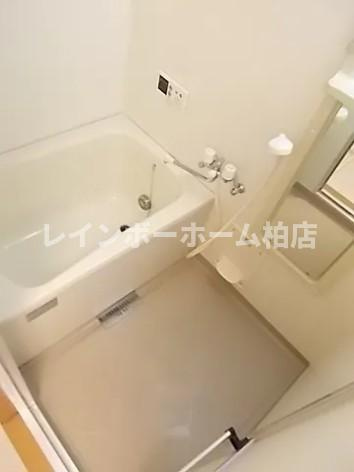 特典：仲介手数料が無料です!!の浴室|追い焚き機能があります