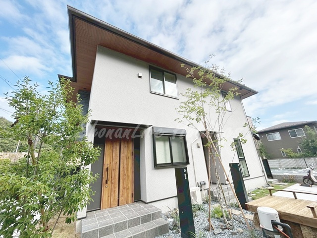 鎌倉市佐助１丁目のアパートの外観