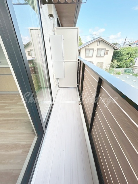 鎌倉市佐助１丁目のアパートのバルコニー