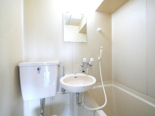 サンプラザ京橋の洗面所|イメージとして同建物の他号室を表示しています（間取り図が正）