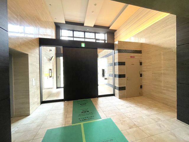 エスリードレジデンス大阪本町のロビー