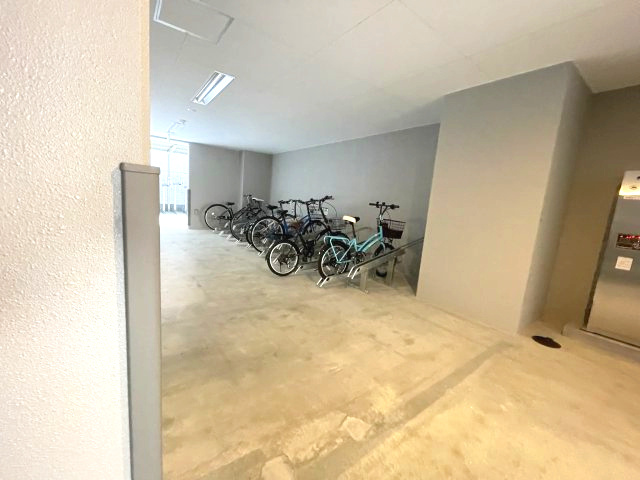 エスリードレジデンス大阪本町の駐車場