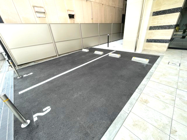 エスリードレジデンス大阪本町の駐車場