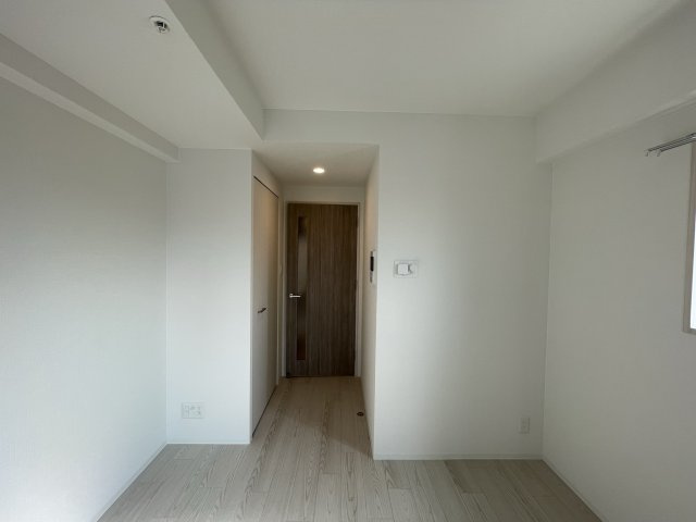 エスリードレジデンス大阪本町の居間・リビング|同マンション反転イプを表示しています