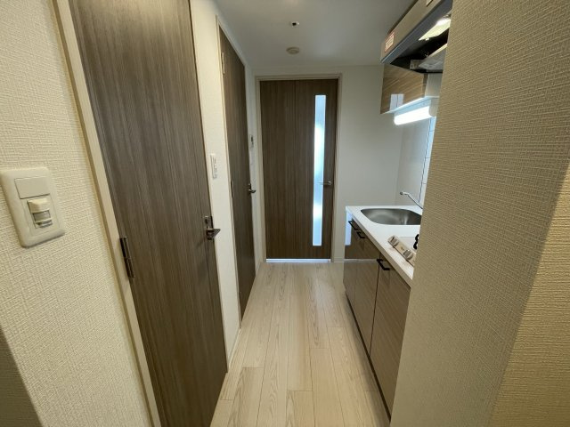 エスリードレジデンス大阪本町の内装|同マンション反転イプを表示しています