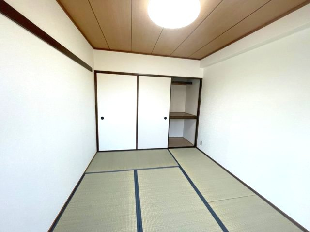 シャトー・レイクルイーズの和室|イメージとして同建物他部屋を表示しています
