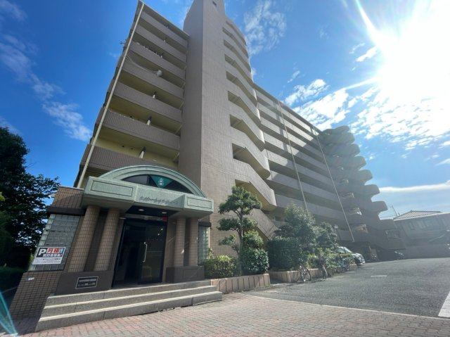 シャトー・レイクルイーズの外観