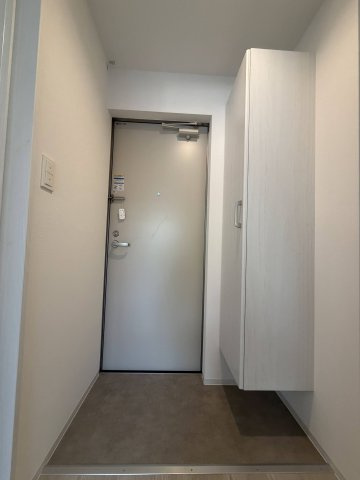 ジーメゾン名古屋中川グレイスの玄関