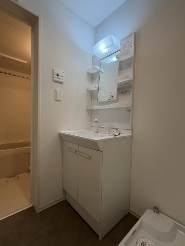 ジーメゾン名古屋中川グレイスの独立洗面台