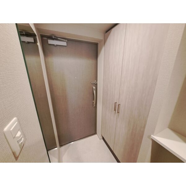 スプランディット福島WESTの玄関|イメージとして同マンション他部屋を表示しています