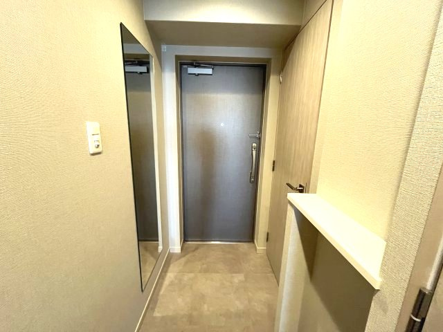 スプランディット福島WESTの玄関