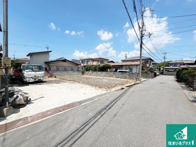 加古川市新神野　第6期　新築一戸建ての前面道路含む現地写真|周辺は落ち着いた街並みの住宅地！子育てがしやすい住環境です！まだ未完成ですが、現地でしかわからない事もございます。是非一度ご覧ください。