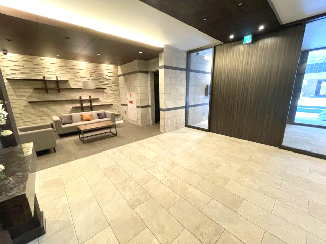 スプランディッド難波SOUTHのロビー