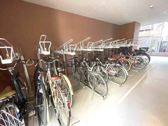 プレジオ海老江の駐車場