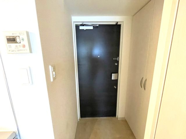 グランルージュ中之島南の玄関|同建物反転タイプを表示しています