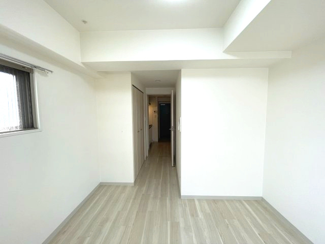 グランルージュ中之島南の洋室|同建物反転タイプを表示しています