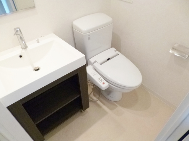 LA.XEBEC東十条のトイレ|トイレと洗面台は同じ場所にあります☆