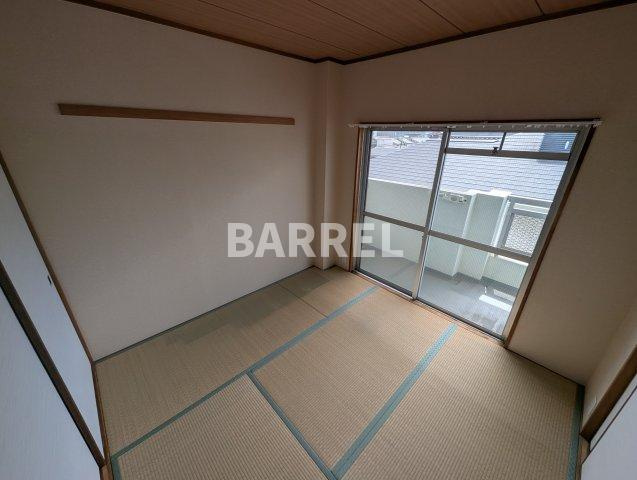 成小路ハイツの和室