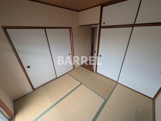 成小路ハイツの和室