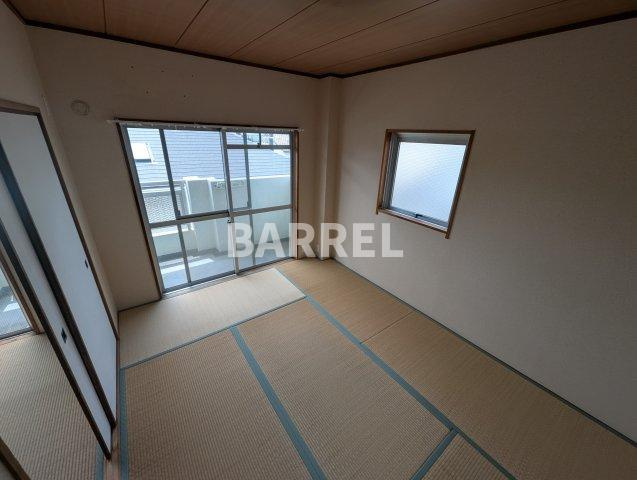 成小路ハイツの和室