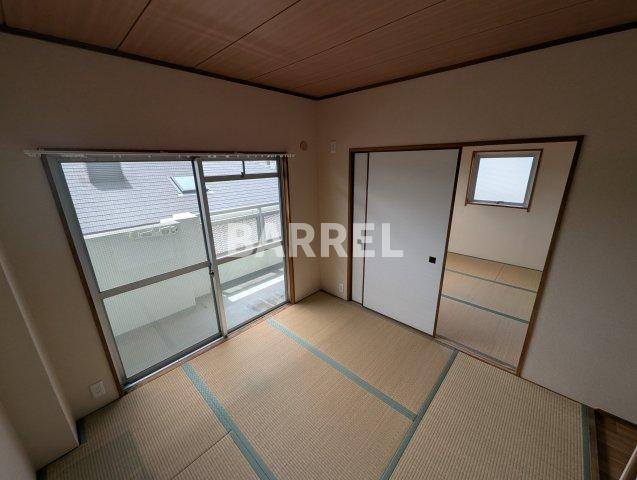 成小路ハイツの和室