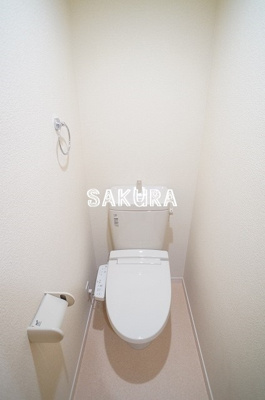 【トイレ】 | リバーサイド滝頭B棟 | 落ち着いた色調のトイレです♪