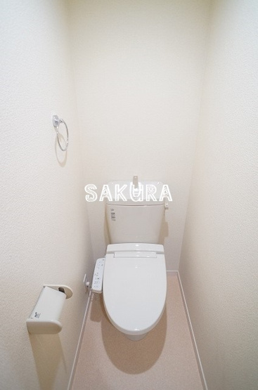 【トイレ】 | リバーサイド滝頭B棟 | 落ち着いた色調のトイレです♪