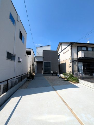 岡山市北区平田戸建の外観|駐車は最大3台可能です。（車種による）