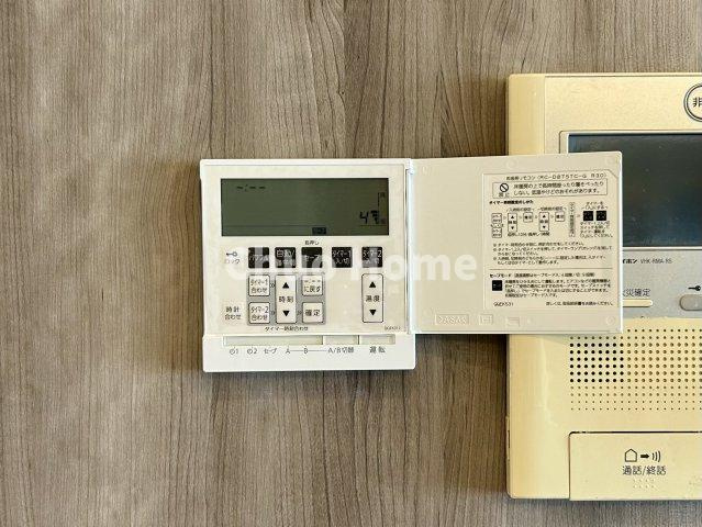 シティタワーズ豊洲ザ・ツインノースタワーの冷暖房・空調設備|【床暖房】冬は足元から暖めてくれる床暖房はエアコンとは違って埃が舞いませんので健康にも良さそうですね。