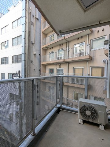 エムジー目黒駅前の駐車場|車をお持ちの方に嬉しい駐車場付きの物件です