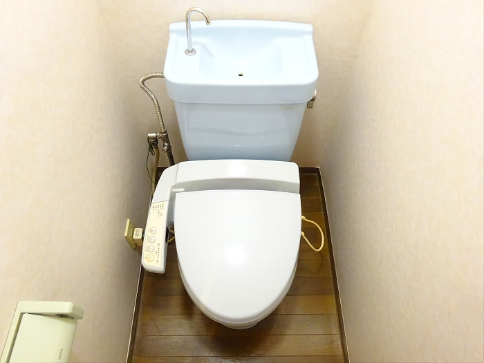 レジデンス松原のトイレ|落ち着いた色調のトイレです