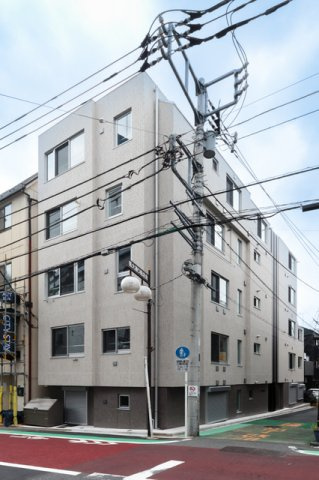 ＣＯＭＰＯＳＩＴＥ新宿三丁目