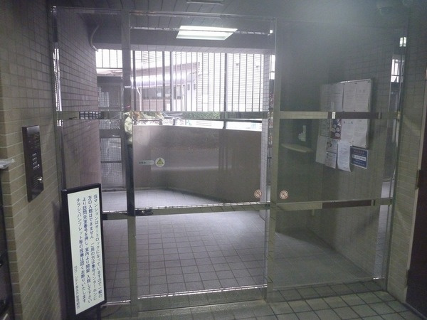 ガラ・シティ高井戸のエントランス|建物の内部です