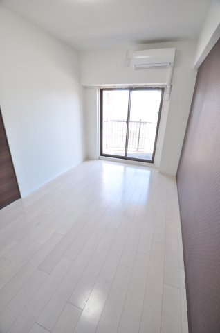 大阪市都島区都島北通１丁目の賃貸マンションの居間・リビング