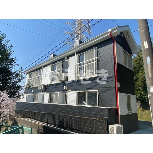 スリーパインズ