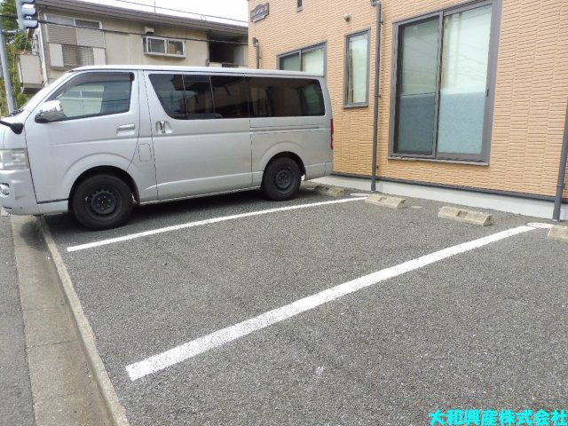 グランドソレーユの駐車場