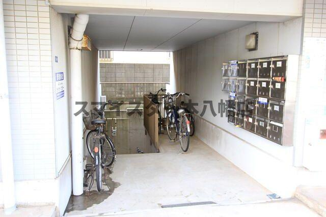 千葉市花見川区幕張本郷６丁目の賃貸マンションのエントランス