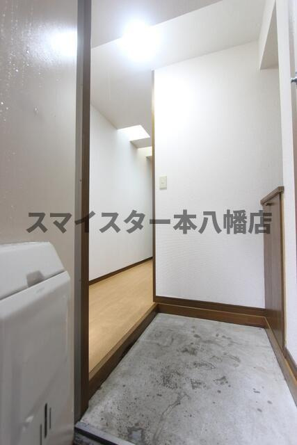千葉市花見川区幕張本郷６丁目の賃貸マンションの玄関