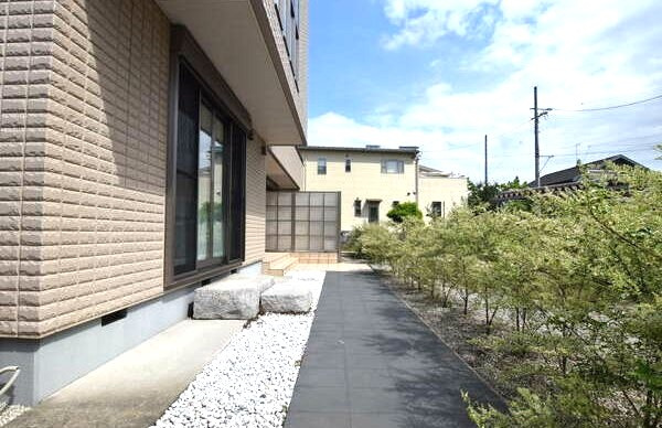野白町野白１０８貸家の庭