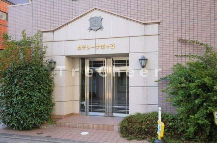 カテリーナ市ヶ谷のエントランス