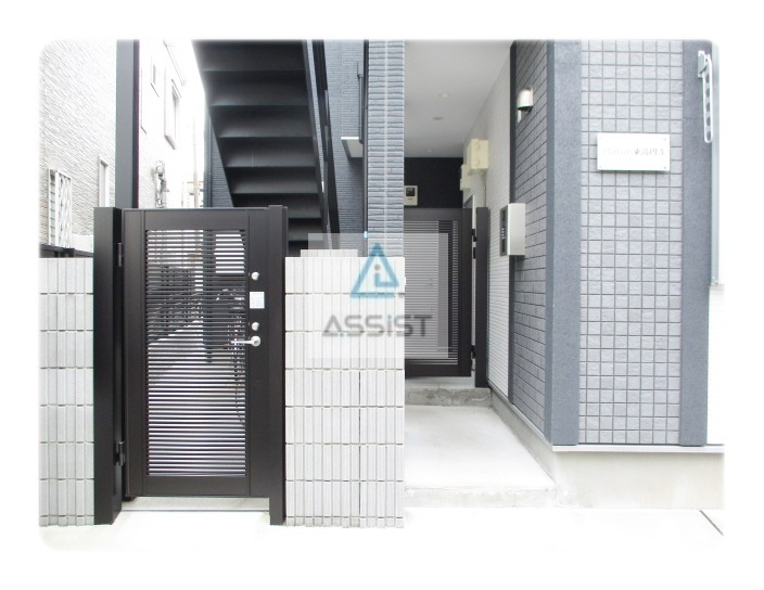プレジール東高円寺のエントランス
