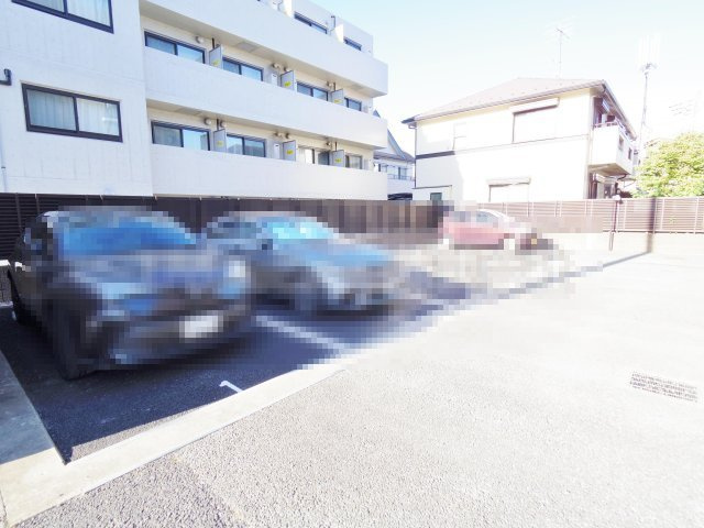 ヴィスタガーデン東小金井の駐車場