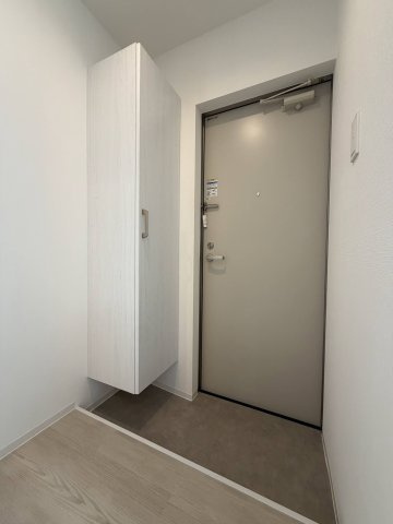 ジーメゾン名古屋中川グレイスの玄関