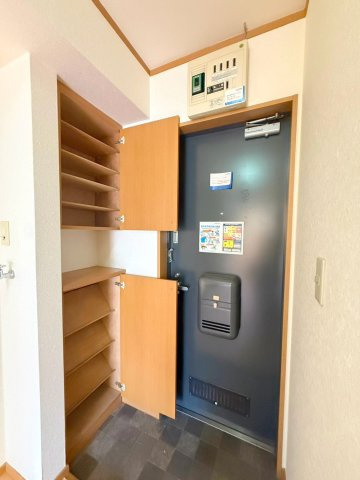 オークビュウの玄関