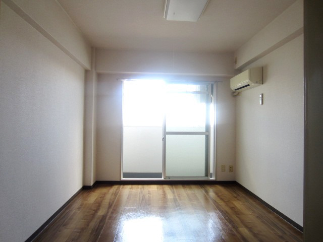 【寝室】