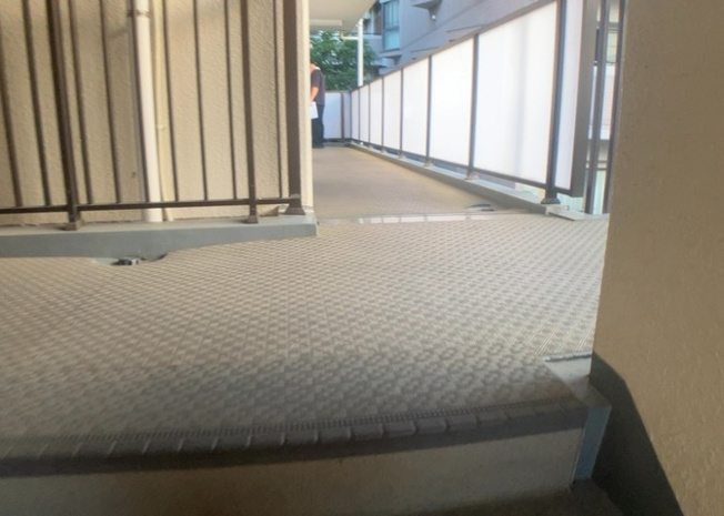 【その他共用部分】 | グリーンコーポ小田急相模原Ⅱ | 共有部分は、住民なら誰もが使える設備のこと。例えば駐車場やエレベーター、インターネット設備、セキュリティ設備などがあります。他にも、マンションの廊下・外部階段やエントランス・ゴミ置き場などがあります。