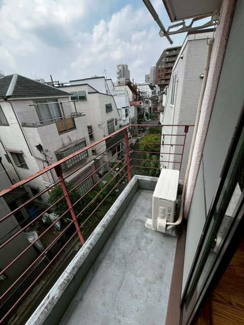 三和マンション３号館のバルコニー